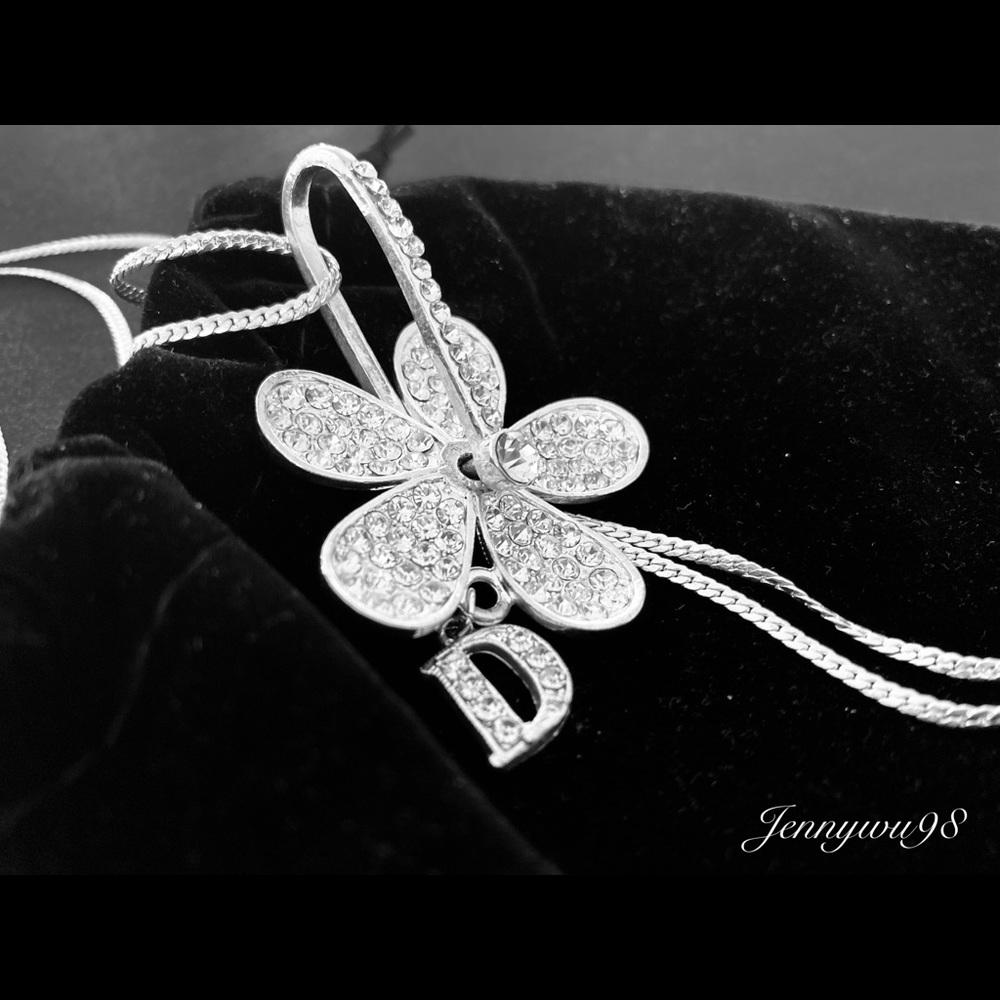 Fashion silver tone long crystal flower necklace